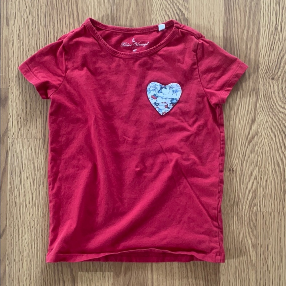 Taylor vintage t-shirt. Girls size 6/7.